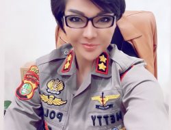 Kapolsek Cantik Bergelar Doktor Mirip Artis Beri 9 Love untuk Jenderal Bintang Dua Ini